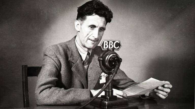 George Orwell, durante una de sus intervenciones en la BBC - 