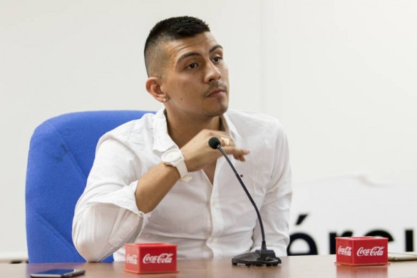 Navarrete se va a Chile