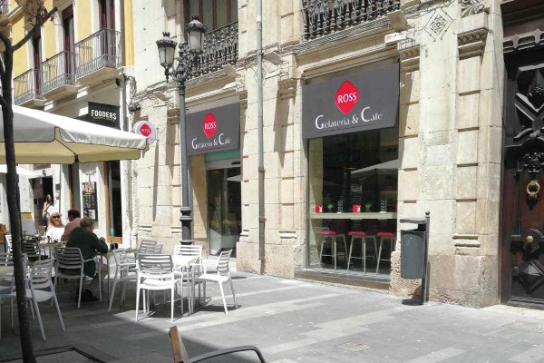 Los helados ecológicos de ROSS ocupan la antigua boutique de María José Miralles en Castaños