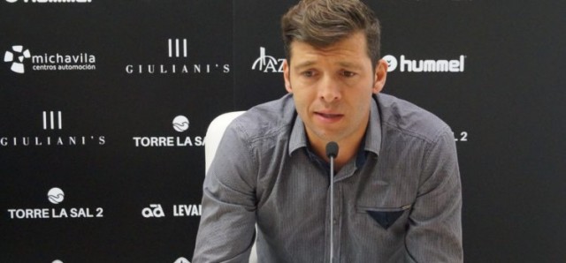 Dealbert cuelga las botas y es el nuevo secretario técnico del Castellón