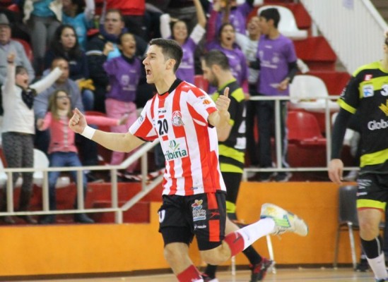 El Fertiberia renueva al lateral Spiljak y al extremo izquierdo Alegre