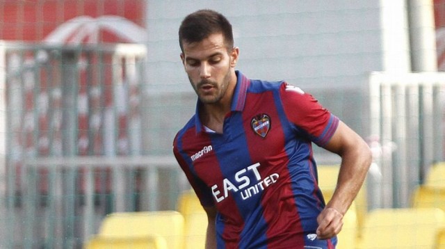 Levante y Deportivo ultiman la cesión de Róber