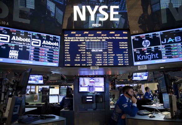 El propietario de la Bolsa de Nueva York estudia presentar una oferta por la Bolsa de Londres

