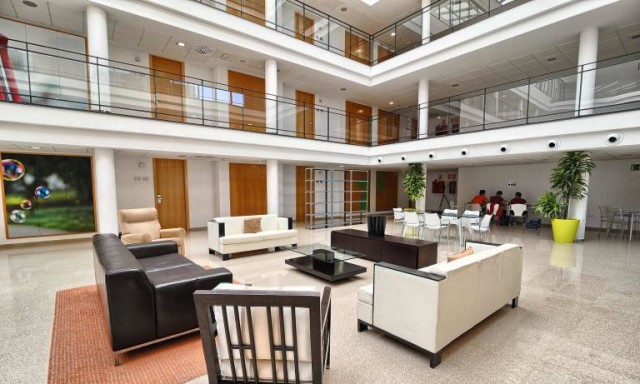 El interés de los fondos por el sector de las residencias 'rescata' la Villa Universitaria