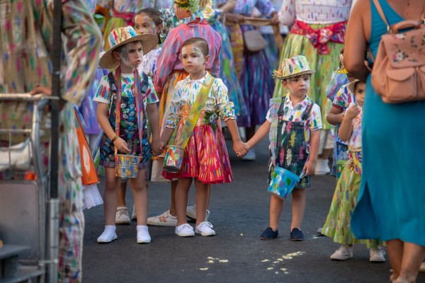 Desfile del Ninot Fogueres 2022 (Fotos: RAFA MOLINA)