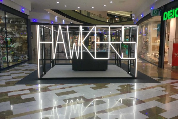 Hawkers 'pisa el suelo' en su territorio natural y abre dos puntos de venta físicos en Alicante
