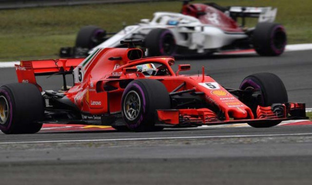 Vettel releva a Hamilton en la primera plaza en la sesión vespertina