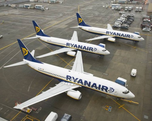 Ryanair y sindicatos se verán el martes en el SIMA por el anuncio de huelga