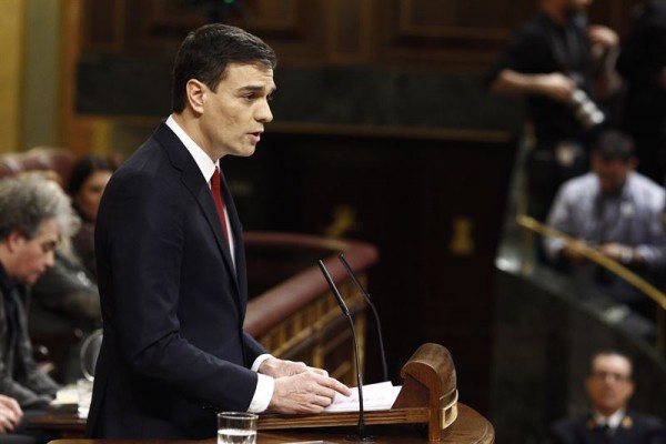 Sánchez defiende su candidatura apelando al cambio y al 