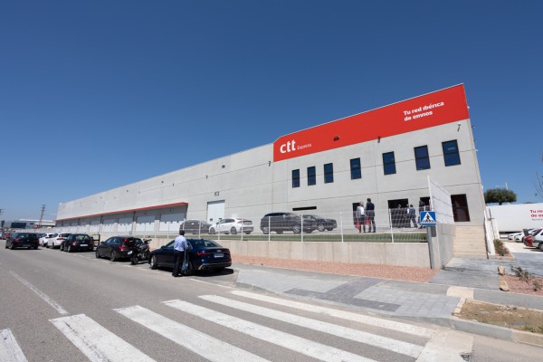 Así es el nuevo centro logístico de CTT Express en Alicante (Fotos: PEPE OLIVARES)
