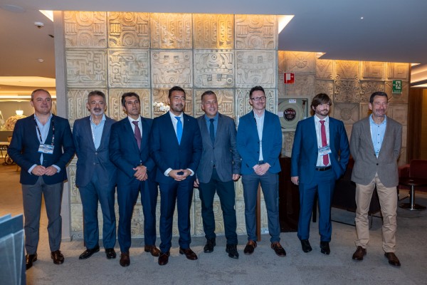 Debate de líderes hoteleros de Benidorm (Fotos: PEPE OLIVARES)
