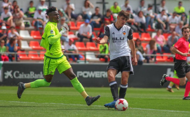 El Valencia hace oficial la salida de Gonzalo Villar al Elche