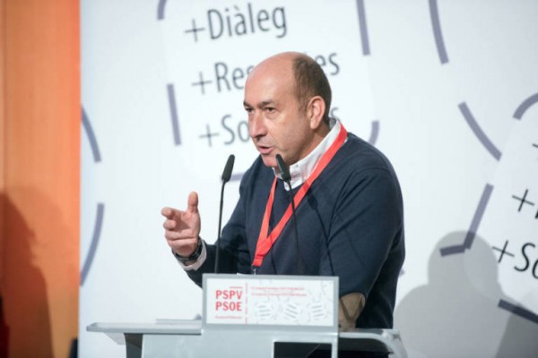 Ábalos premia a Alejandro Soler con la dirección general de la empresa estatal de suelo industrial
