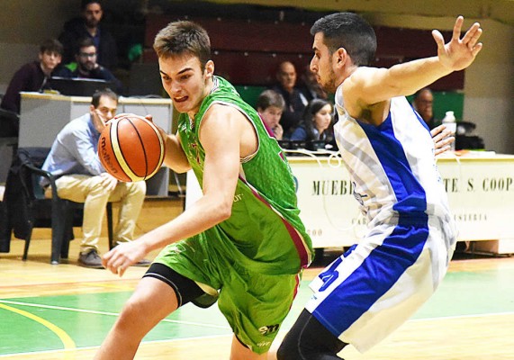 El HLA Alicante ficha al pívot extremeño Álex Galán

