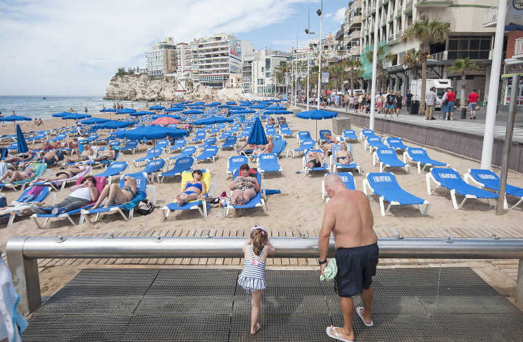 Playa Benidorm. FOTO: Rafa Molina   - 