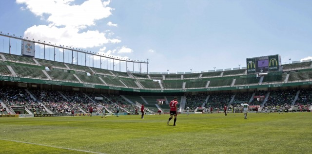 Técnicos de la RFEF y de la UEFA visitan Martínez Valero
