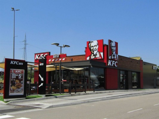 KFC abrirá un restaurante junto al párking del centro comercial de Carrefour en Castellón