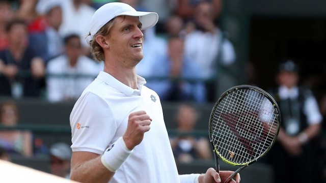 Anderson salva una bola de partido y vence al gran Federer
