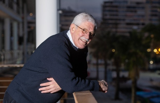 José Luis Soriano 'Poli', historia viva del balonmano alicantino y español (fotos RAFA MOLINA)