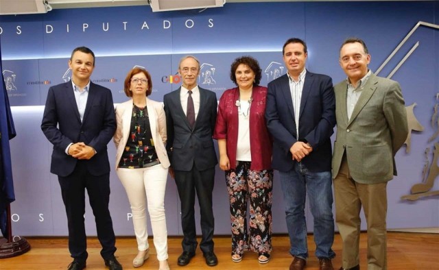 El PSOE pide en el Congreso que el Corredor en la Comunitat en la tenga conexión con el Atlántico y Cantábrico
