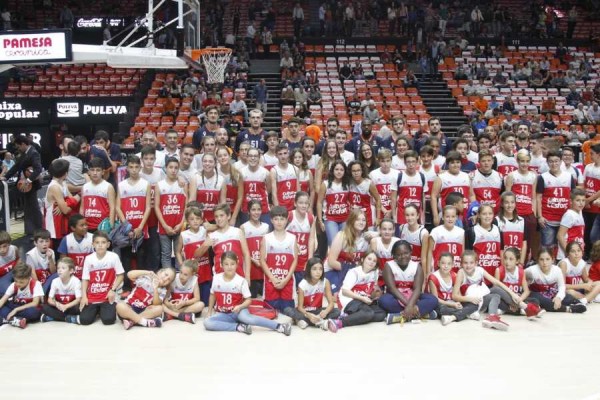 Más de 6.500 jóvenes disfrutaron esta temporada del Valencia Basket con ‘Coles y Clubes a la Fonteta