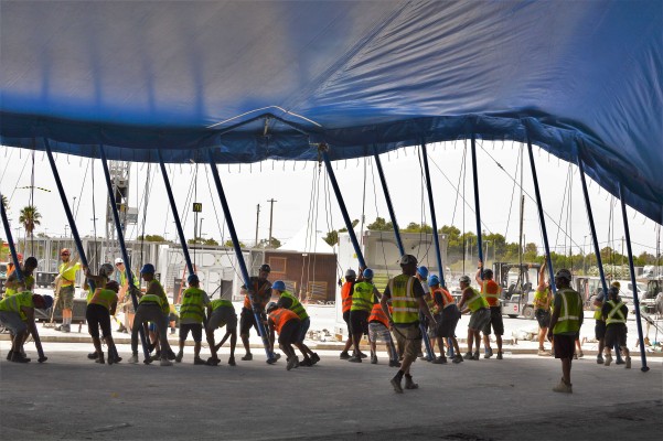 El Circo del Sol levanta la carpa de 'Totem' en Alicante