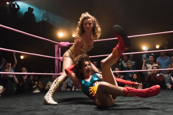 GLOW: una buena serie sobre lo dura que es la vida, llena de encanto y purpurina
