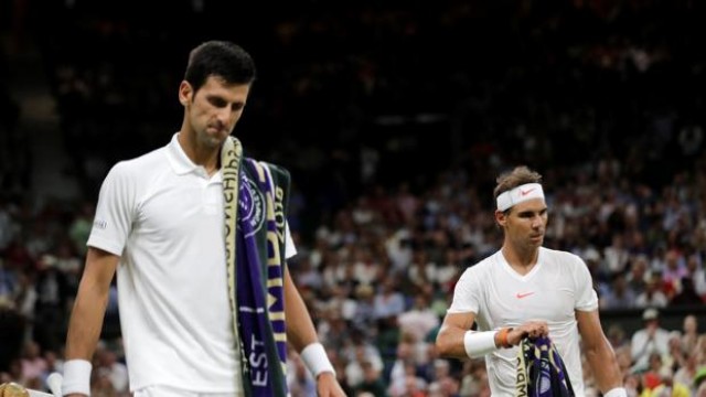 El Nadal-Djokovic se aplaza al sábado con 6-4, 3-6 y 7-6 para el serbio