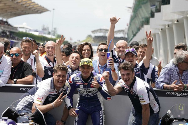 Martín repite pole en Alemania por delante de Ramírez