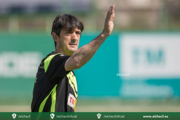 El Elche arrancará la pretemporada con el bloque del ascenso y solo cuatro fichajes