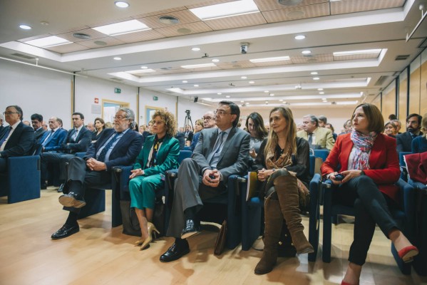 Crece la presencia de mujeres en los consejos de administración un 16% en la última década