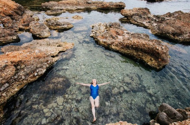 El 40% de los adultos valencianos se va de vacaciones con sus padres o suegros