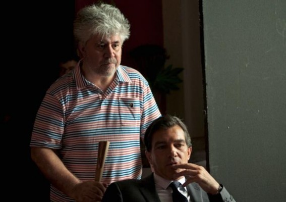 Almodóvar rueda en Paterna su nueva película 'Dolor y gloria' junto a Antonio Banderas