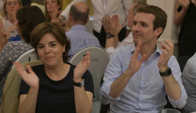 Santamaría y Casado se reúnen en 'Génova' a tres días del congreso que elegirá al sucesor de Rajoy