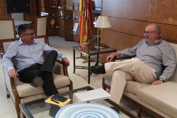 El Consell pide reunirse con la ministra Batet para trasladarle su propuesta de reforma constitucional