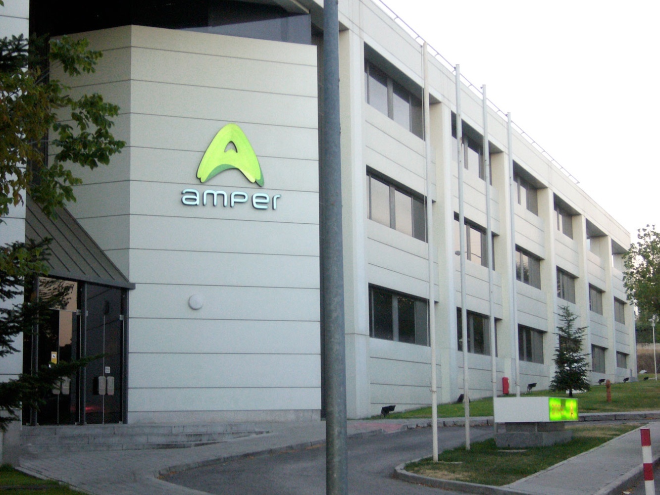 Amper se dispara en bolsa un 62%