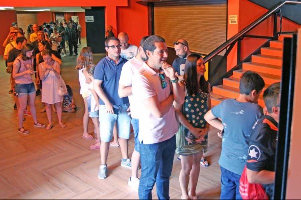 Gran expectación en el inicio de la venta libre de abonos de Valencia Basket