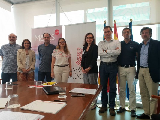 Coca-Cola lanza en la Comunitat su plan de limpieza de costas y fondos marinos 'Mares Circulares'