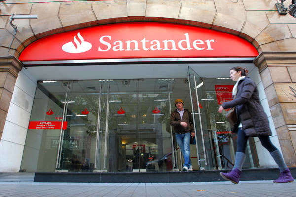 El Santander acometerá un proceso de reajuste de oficinas y de plantilla en 2019