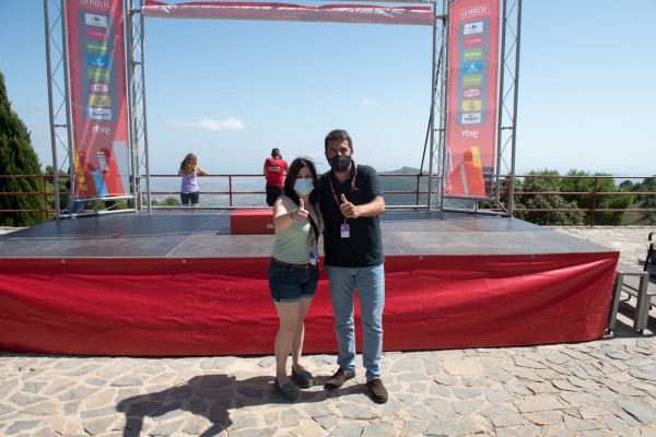 Llegada de La Vuelta 21 a Balcón de Alicante. (Fotos: RAFA MOLINA)