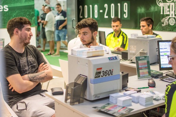 El Elche ha vendido 3.602 abonos en una semana