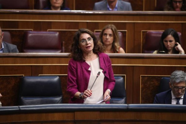 Montero reconoce que la Comunitat es una de las autonomías peor financiadas por habitante