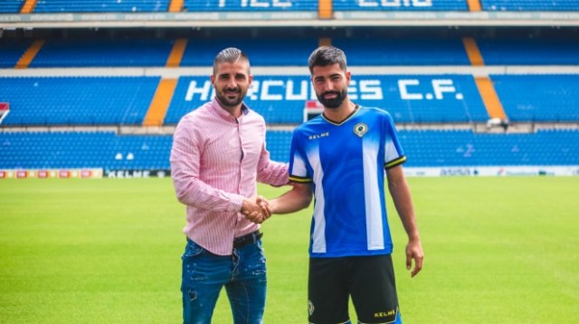 Carlos Martínez: 