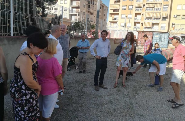 
El nuevo parque para perros de Burjassot ya está abierto en la calle María Ros