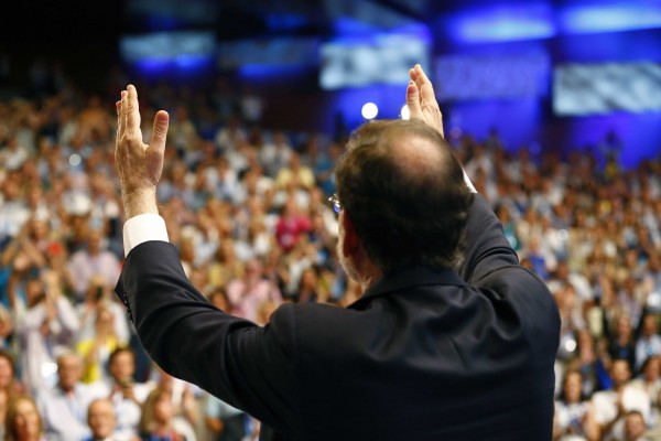 Rajoy se despide con un emotivo discurso en el que evita significarse por ningún candidato
