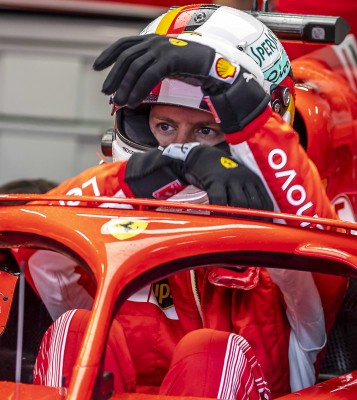 Vettel logra la 'pole' en casa, Sainz saldrá octavo y Alonso, undécimo
