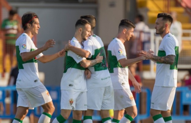 El Elche arranca con goleada