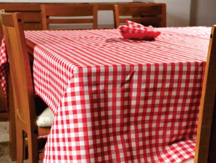 Comer sin mantel multiplica por 37 las bacterias en la mesa, según informe