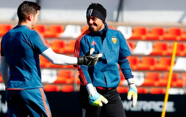 Diego Alves vuelve a disfrutar en la portería