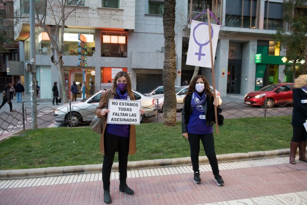 Concentraciones del 8M en Alicante (fotos RAFA MOLINA)